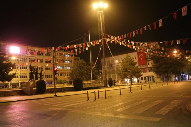 Kısıtlamanın ardından kentler sessizliğe büründü