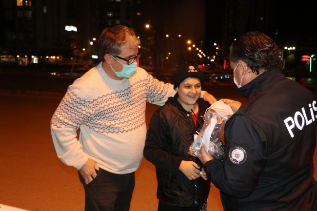 Doğu Akdeniz'de cadde ve sokaklar sessizliğe büründü