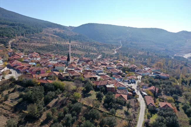 Soma'da maden ocaklarının arasında kalan mahalle taşınıyor