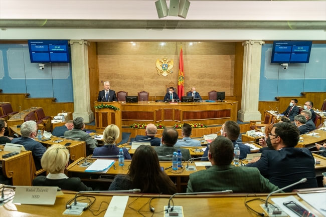 Karadağ'da yeni hükümet güvenoyu aldı