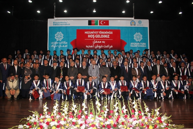 Afganistan'da Türkiye Maarif Vakfı okulları ikinci mezunlarını verdi
