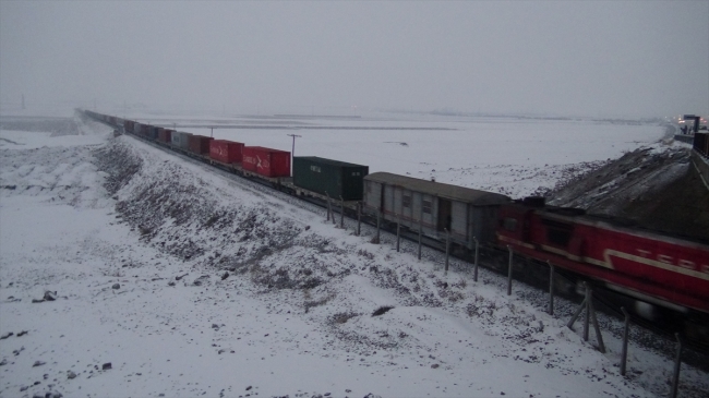 Çin'e gidecek ihracat treni yurt içi parkurunu tamamladı