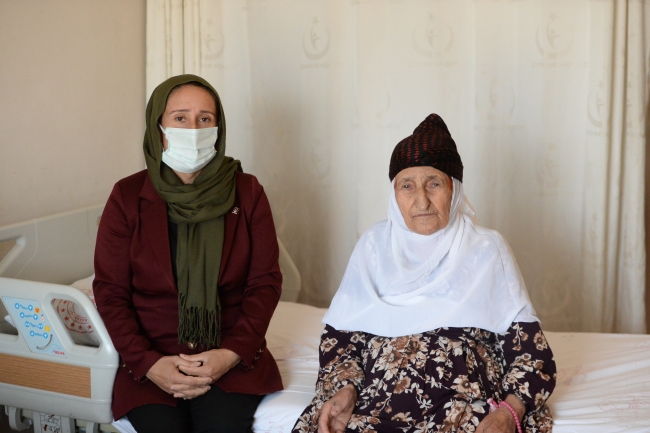 103 yaşında koronavirüsü yendi