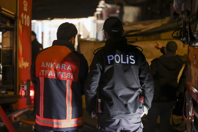 Ankara'da gecekondu yangını: 1 kişi öldü 2 kişi yaralandı