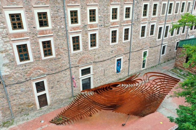 "Yaralarımızı sanat ve bilimle güce dönüştürebiliriz"