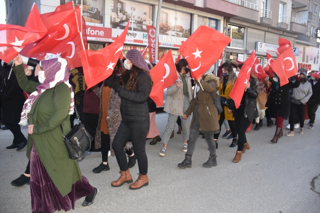 Terör mağduru aileler HDP önünde eylem yaptı
