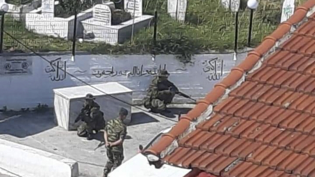 Batı Trakya'da Yunan askerleri Türk köyünde tatbikat yaptı