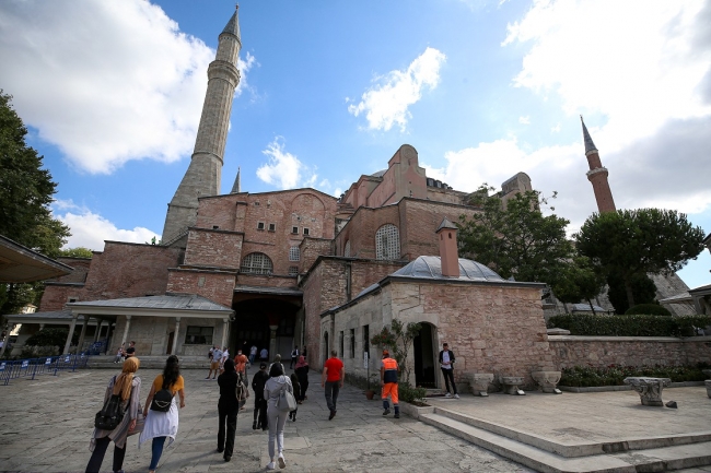 Ayasofya-i Kebir Camii Şerifi'ne ziyaretler devam ediyor