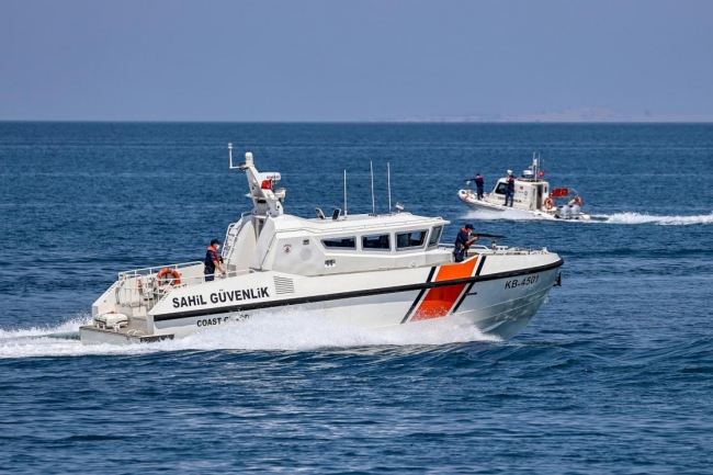 Van Gölü sahil güvenlik ekiplerine emanet