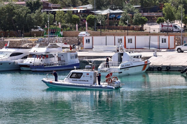 Van Gölü sahil güvenlik ekiplerine emanet