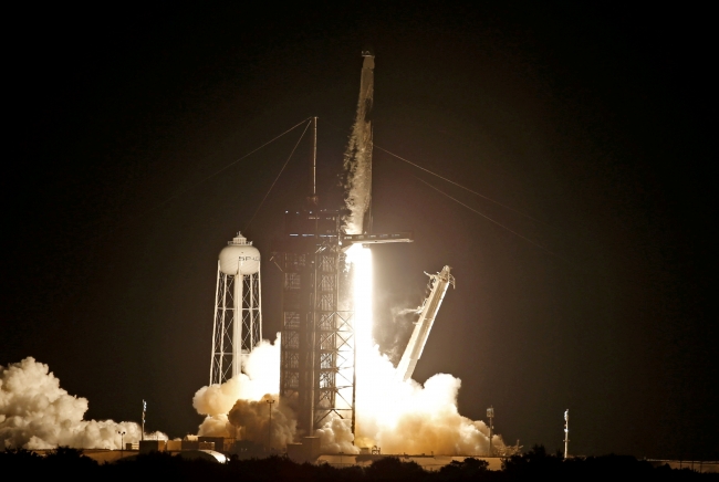 SpaceX, uzay aracını Florida eyaletindeki Kennedy Uzay Merkezi`nden fırlatmıştı.Fotoğraf: Reuters