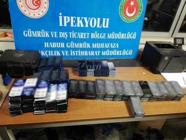 669 kaçak cep telefonu ele geçirildi