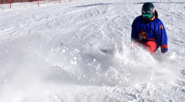 Yerli ve yabancı turistler Palandöken'de yoğunluk oluşturdu