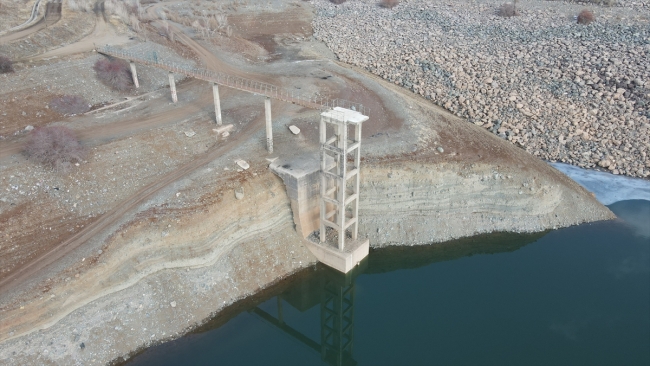 Erzincan'daki Göyne Barajı'nda su seviyesi yüzde 6'ya geriledi