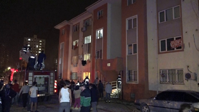 Antalya'da apartman yangını: 6 kişi dumandan etkilendi