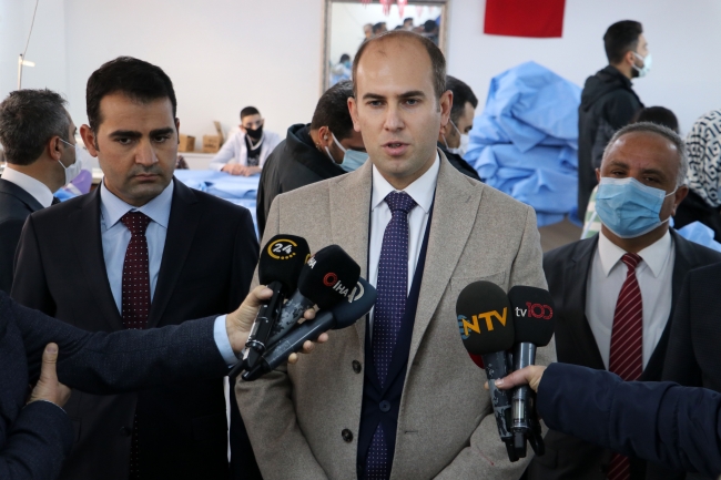 Diyarbakırlı öğrenciler İtalya'daki sağlıkçılara koruyucu kıyafet üretiyor