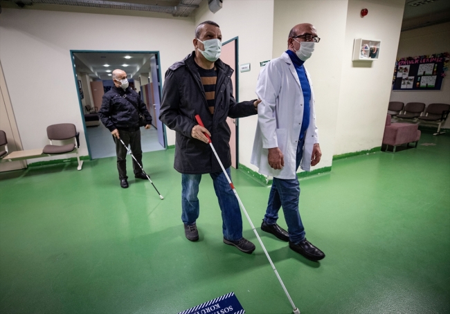 Görme engellilere beyaz baston eğitimi