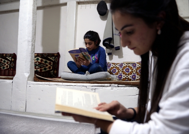Ardahan'da kitap okuma seferberliğine yoğun ilgi