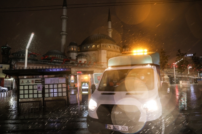 İstanbul'da kar yağışı etkisini sürdürüyor