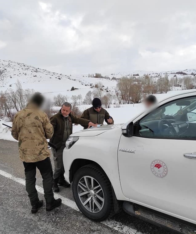 Sivas'ta usulsüz avlanan 9 kişiye 15 bin lira ceza