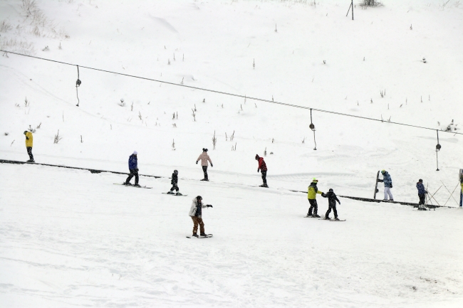 Kar yağışı Abant ve Kartalkaya'ya ilgiyi arttırdı
