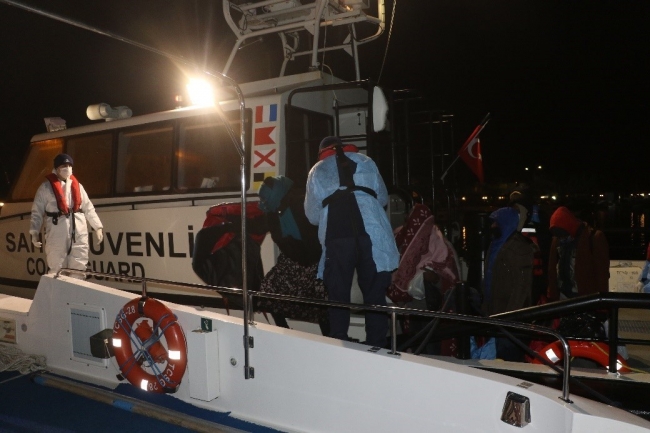 Arızalanan bottaki 38 sığınmacı kurtarıldı