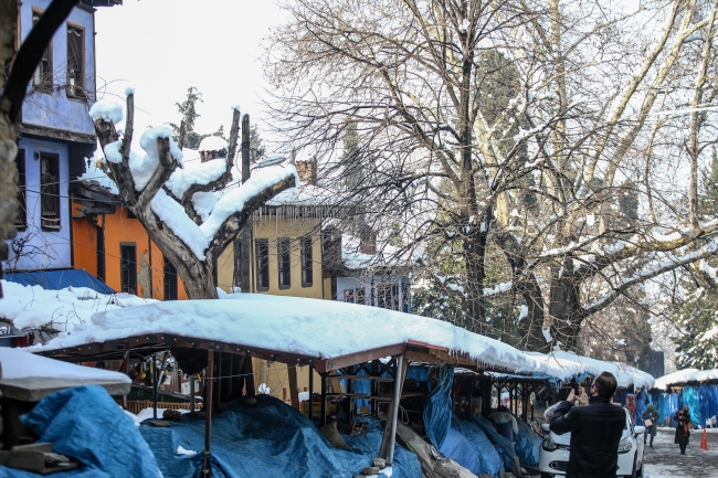 7 asırlık Osmanlı köyünden kar manzaraları