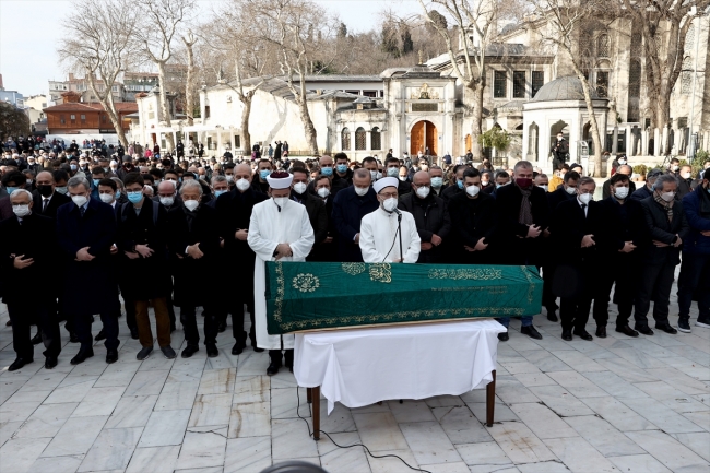 Tarihçi yazar Yavuz Bahadıroğlu son yolculuğuna uğurlandı