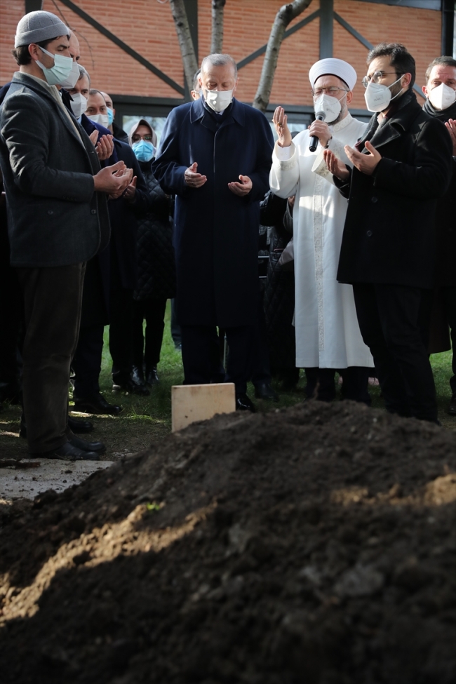 Tarihçi yazar Yavuz Bahadıroğlu son yolculuğuna uğurlandı