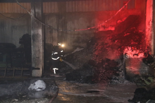 Uşak'ta fabrika yangını