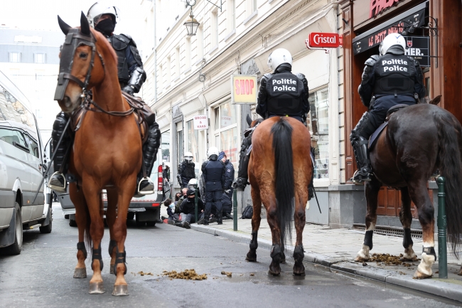 Brüksel'de ırkçılık ve polis şiddeti karşıtı protesto