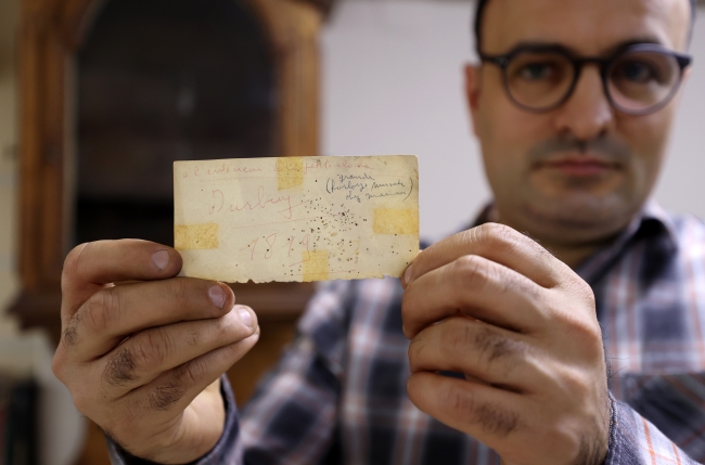 Belçika yapımı asırlık duvar saatini Türk usta restore edecek