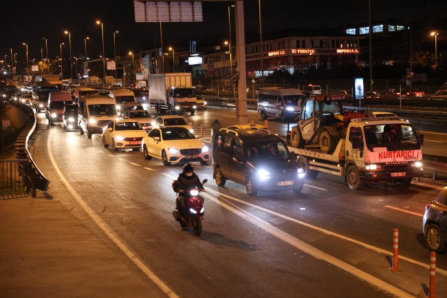 İstanbul’da trafik yoğunluğu yüzde 76’ya yükseldi