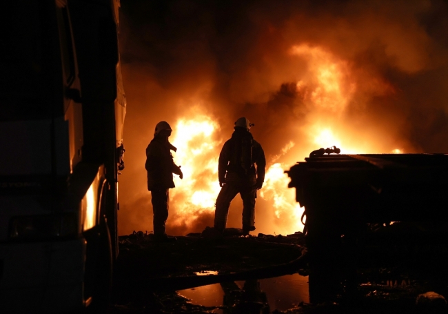 Esenyurt'ta fabrika yangını