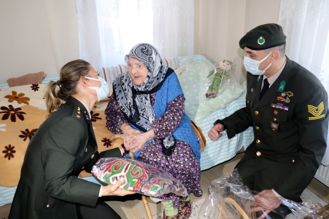 Zeliha Nine’ye Mehmetçik sözü: Her adımda sizi hatırlayacağız