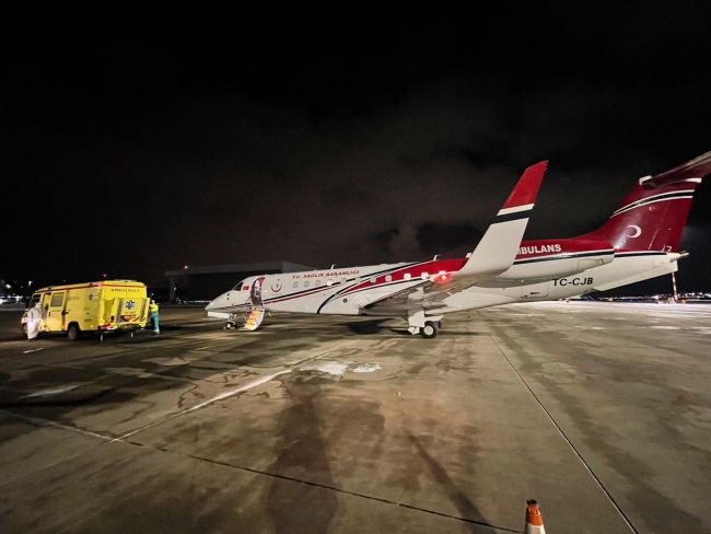 Ambulans uçak Hollanda'da tedavisi son verilmek istenen Türk için havalandı