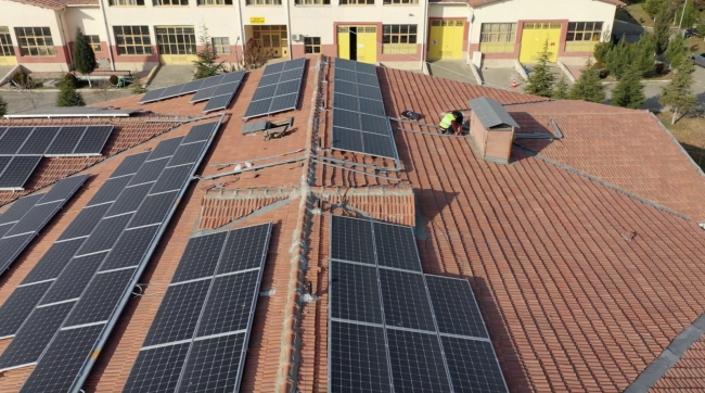 Adıyaman'da okul çatıları güneş tarlası oluyor