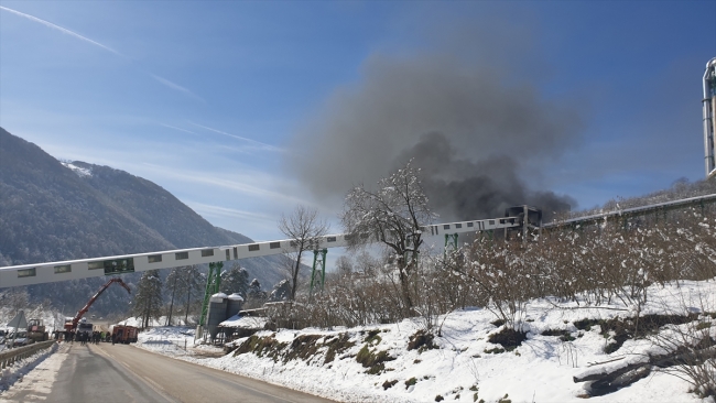 Düzce'de çimento fabrikasında yangın