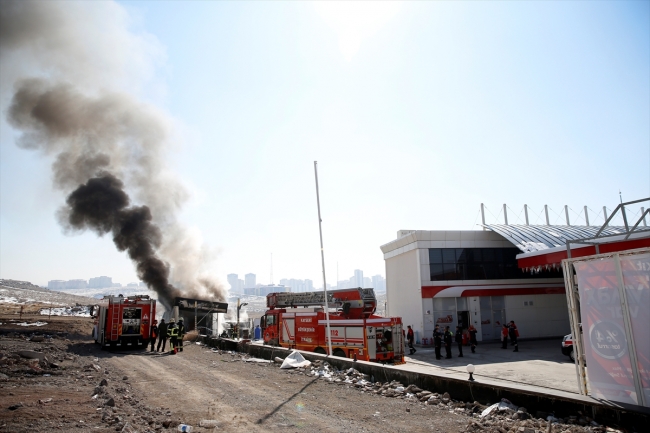 Akaryakıt istasyonunun atık yağ deposunda yangın