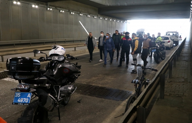 İzmir'de yunus ekibi kaza yaptı: 2 yaralı