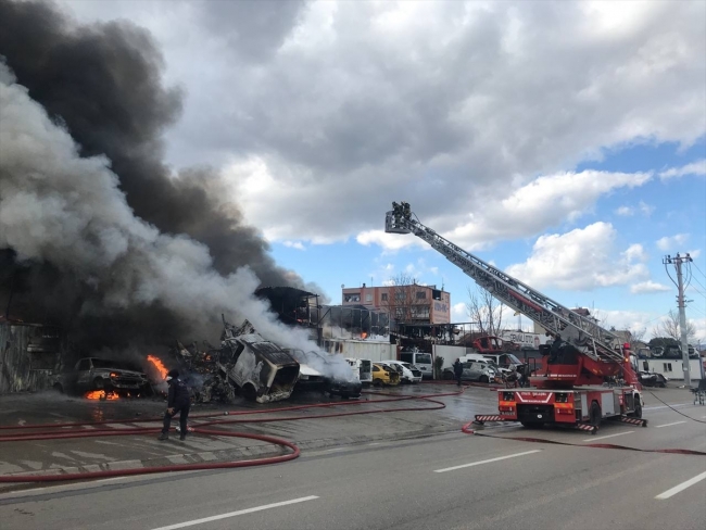 Bursa'da hurdalık yangını
