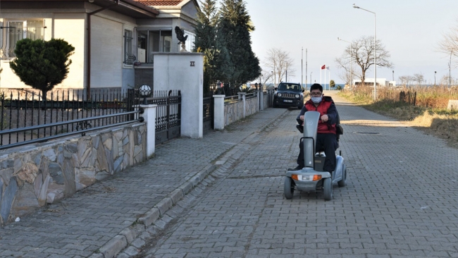 Engelli gencin yüzü akülü araçla güldü