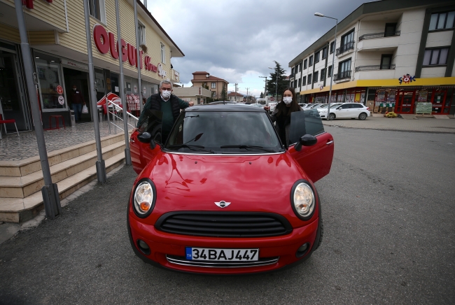 Bıraktığı sigaranın parasını biriktirdi, kızına otomobil aldı