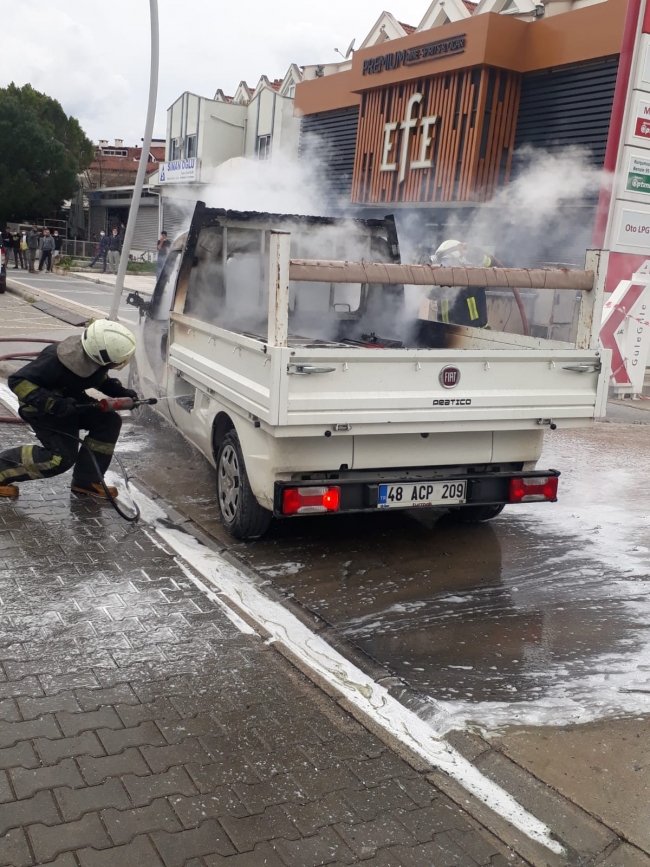 Kardeşine kızıp kamyonetini yaktı, gözaltına alındı