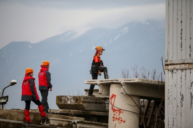 Arama kurtarma gönüllüsü kadınlar hazır kıta bekliyor