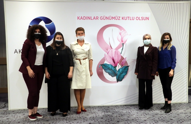 Akkuyu Nükleer Güç Santrali'nin kadın çalışanları, kadın gazetecilerle buluştu