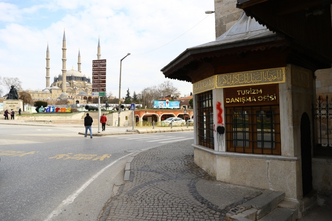 “Altın Üçgen” bölgesindeki eserlere zarar veren şüpheliler el izinden bulunacak
