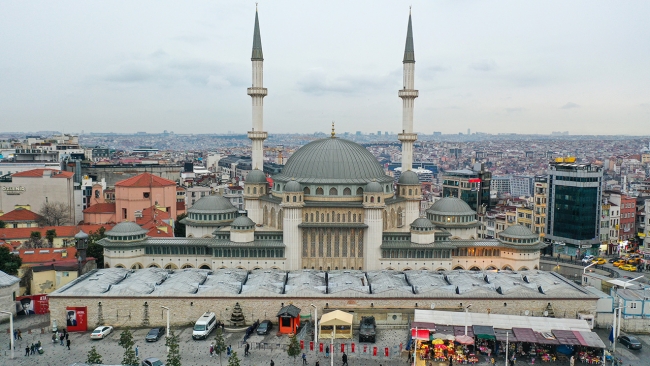 Taksim Camii'nde sona yaklaşıldı