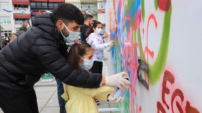 İstiklal Marşı ve Mehmet Akif grafitiyle anlatılacak