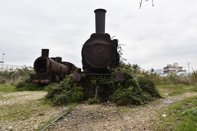 Osmanlı’nın "Doğu’nun Kapısı" unvanını kazandırdığı tarihi demir yolu kaderine terk edildi